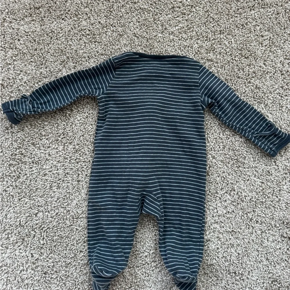 Carter’s Baby Boy 3-Pack bundle Footed Zip Sleepers Pajamas Blue Striped Size 3M